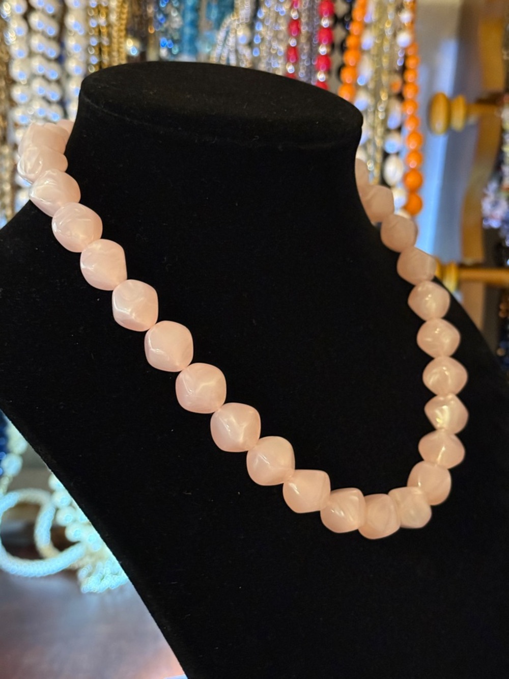 Avon Tea Rose Transparent Pink Necklace in the Original Box - Picture 4 of 10